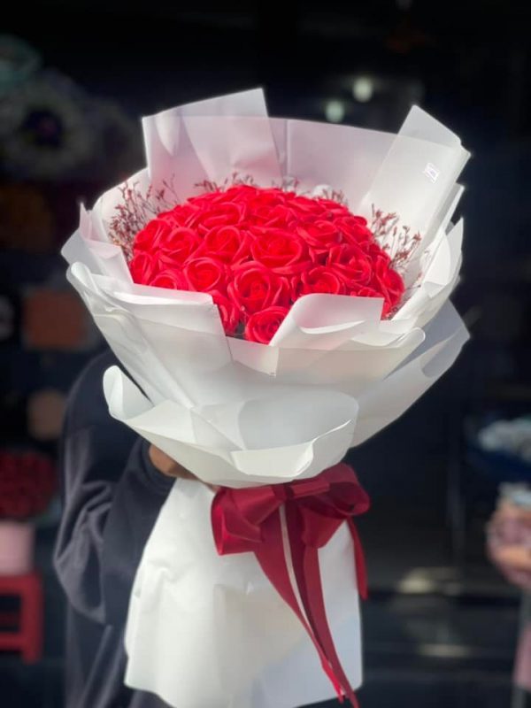 Bó Hoa Sáp Trái Tim Trong Trắng