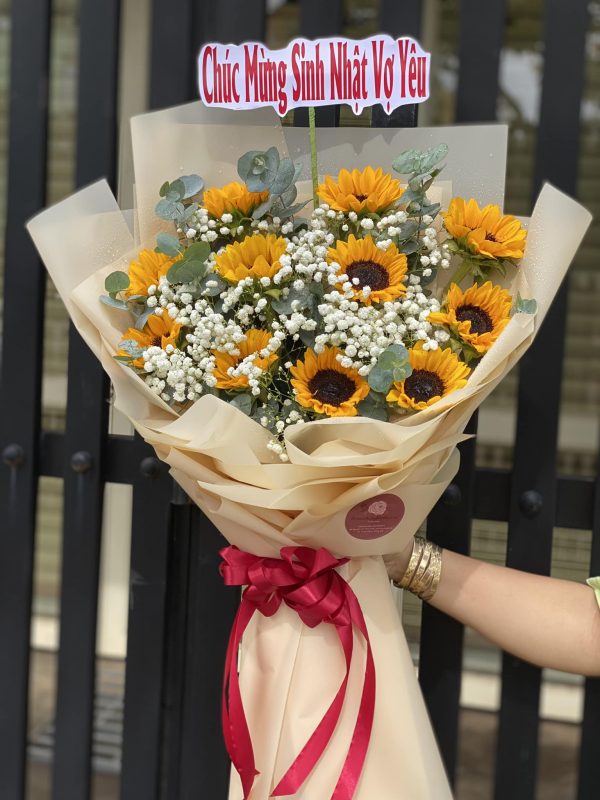 Bó Hoa Nụ Cười Em Là Nắng