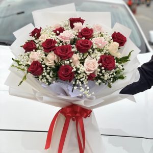 Bó Hoa Yêu Từ Cái Nhìn Đầu Tiên