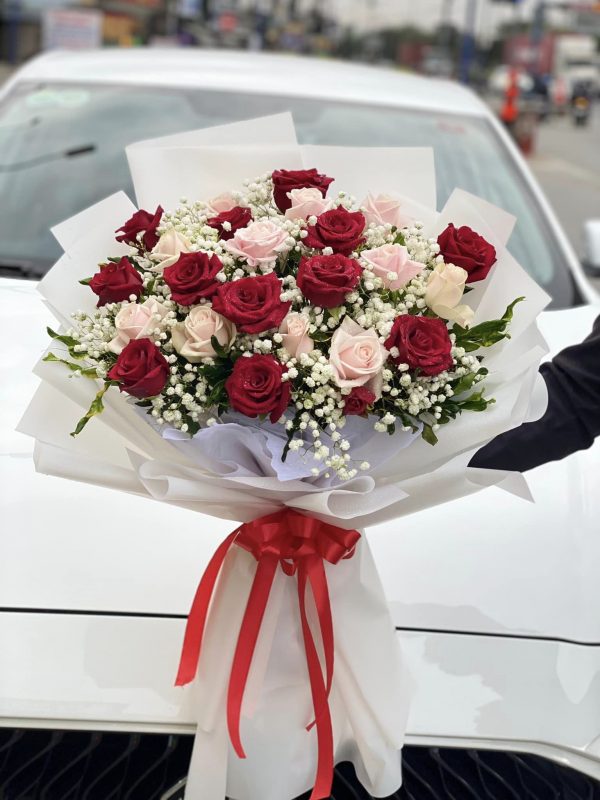 Bó Hoa Yêu Từ Cái Nhìn Đầu Tiên