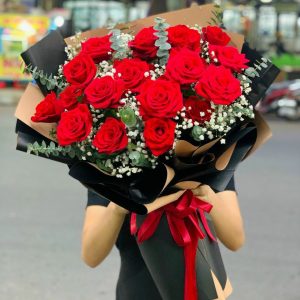 Bó Hoa Bản Tình Ca Màu Đỏ