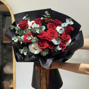 Bó Hoa Sắc Đỏ Thành Công