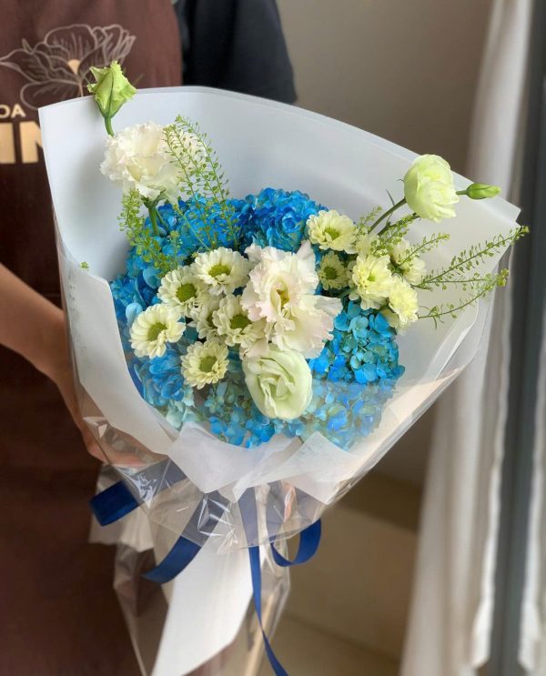 Bó Hoa Ngọn Lửa Nhẹ Nhàng