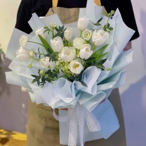 Bó Hoa Sắc Xuân Êm Đềm