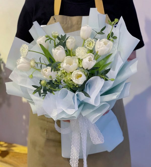 Bó Hoa Sắc Xuân Êm Đềm