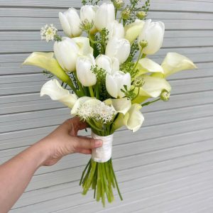 Bó Hoa Cưới Nắng Nhẹ Trên Vai Em
