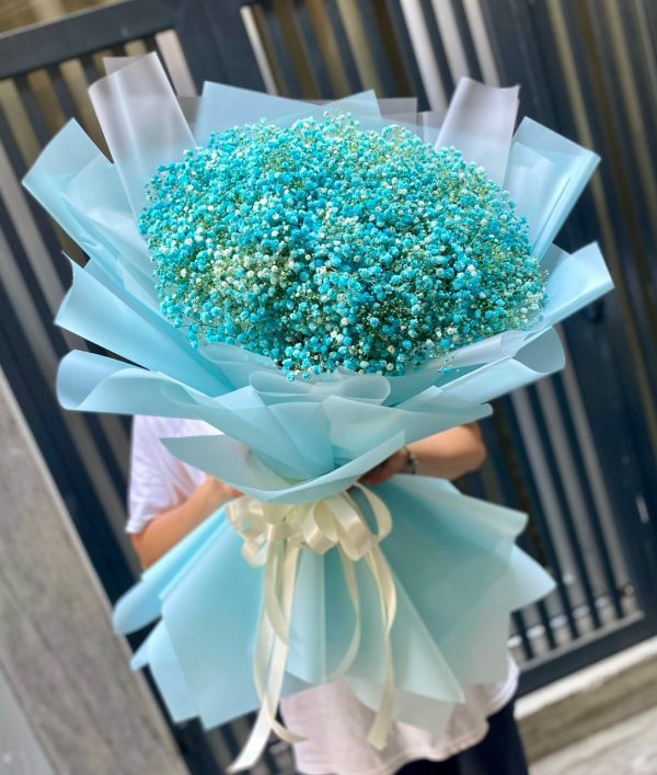Bó Hoa Nắng Nhẹ Trên Biển