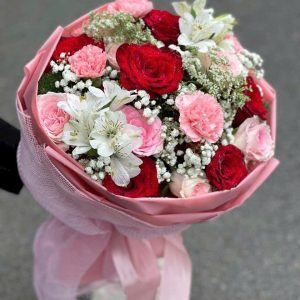 Bó Hoa Sắc Màu Yêu Thương
