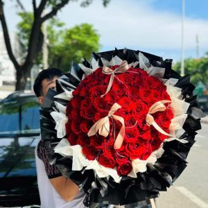 Bó Hoa Bản Tình Ca Đỏ