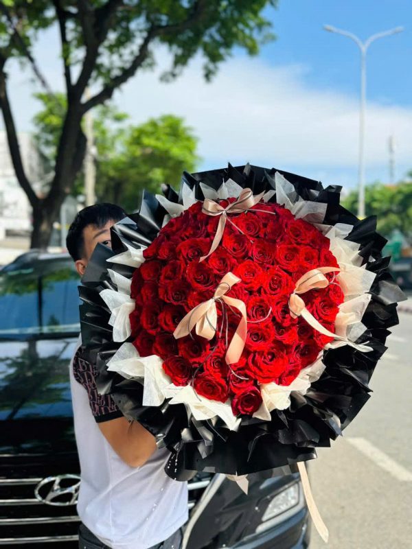 Bó Hoa Bản Tình Ca Đỏ