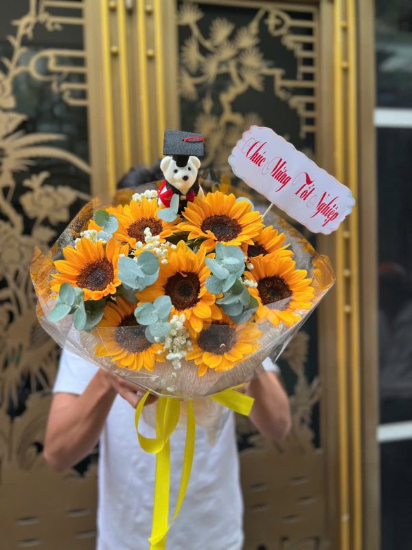 Bó Hoa Nụ Cười Ngày Ra Trường