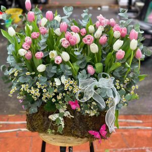 Giỏ Hoa Vườn Xuân Nở Rộ