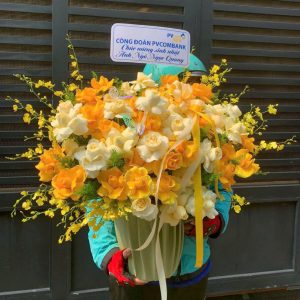 Giỏ Hoa Hào Quang Vàng Son