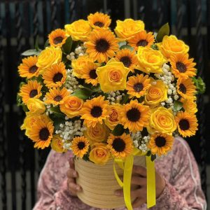 Giỏ Hoa Rực Rỡ Ánh Dương