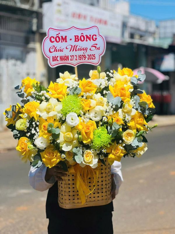 Giỏ Hoa Nắng Vàng Tri Ân