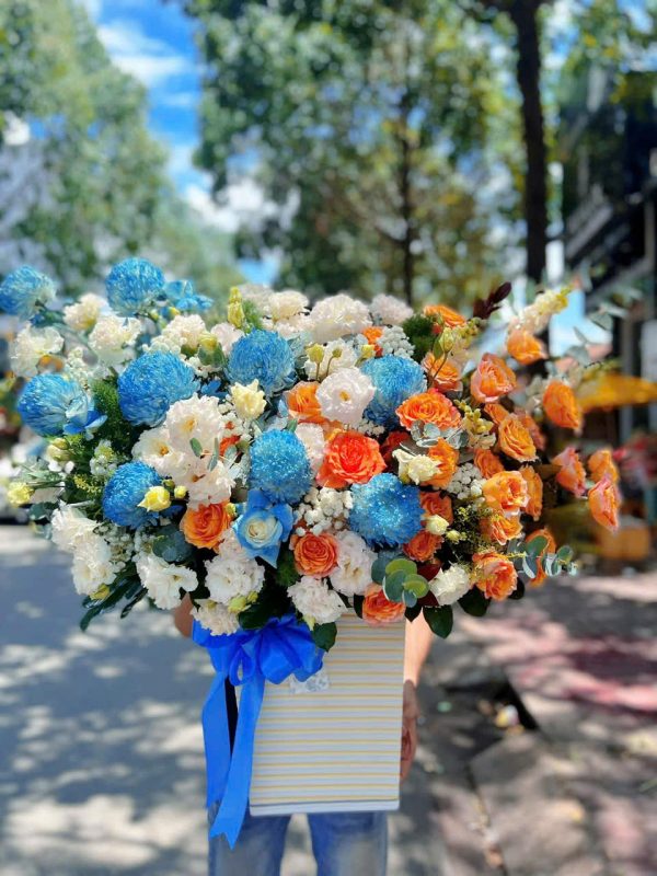 Giỏ Hoa Sắc Màu Hạnh Phúc