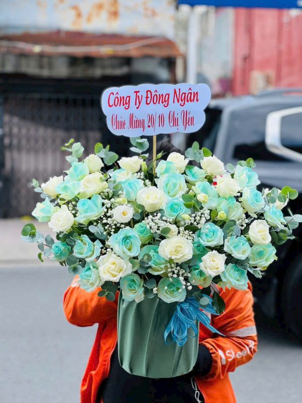 Giỏ Hoa Sắc Ngọc Thanh Tao