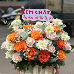 Giỏ Hoa Vũ Khúc Sắc Màu