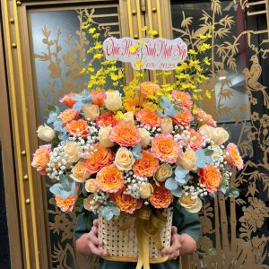 Giỏ Hoa Sắc Cam May Mắn