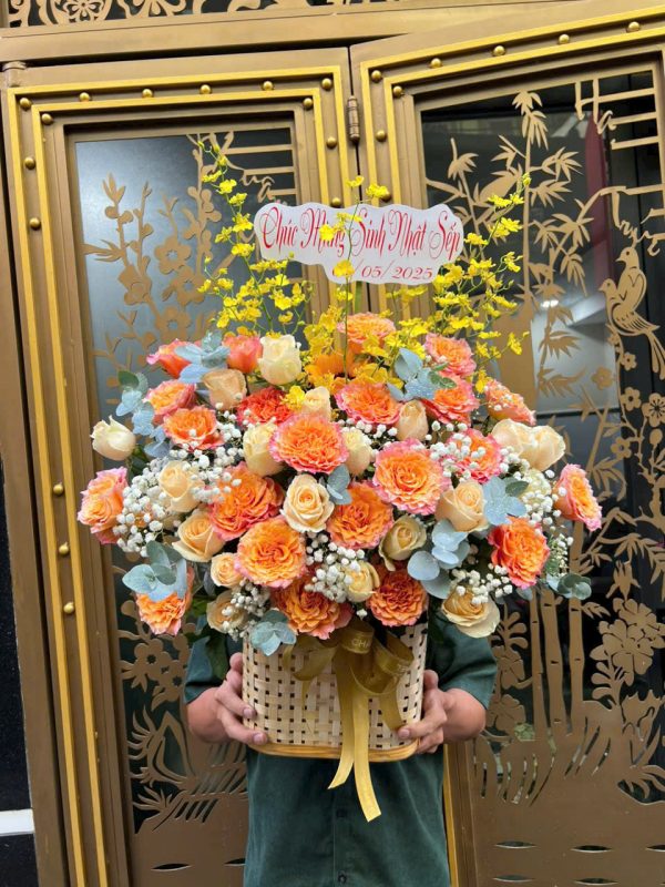 Giỏ Hoa Sắc Cam May Mắn