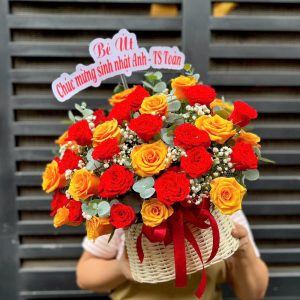 Giỏ Hoa Rực Rỡ Ngày Sinh Nhật