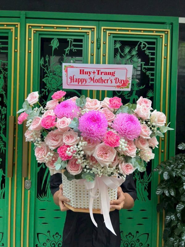 Giỏ Hoa Dịu Dàng Như Mẹ