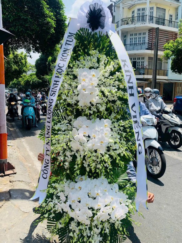 Lặng Lẽ Một Đời Hoa