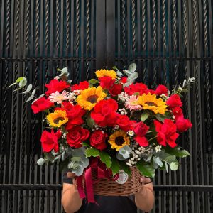 Giỏ Hoa Bừng Sáng Một Ngày Mới